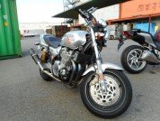 YAMAHA XJR1300 фото 1 YAMAHA XJR1300 фото 1