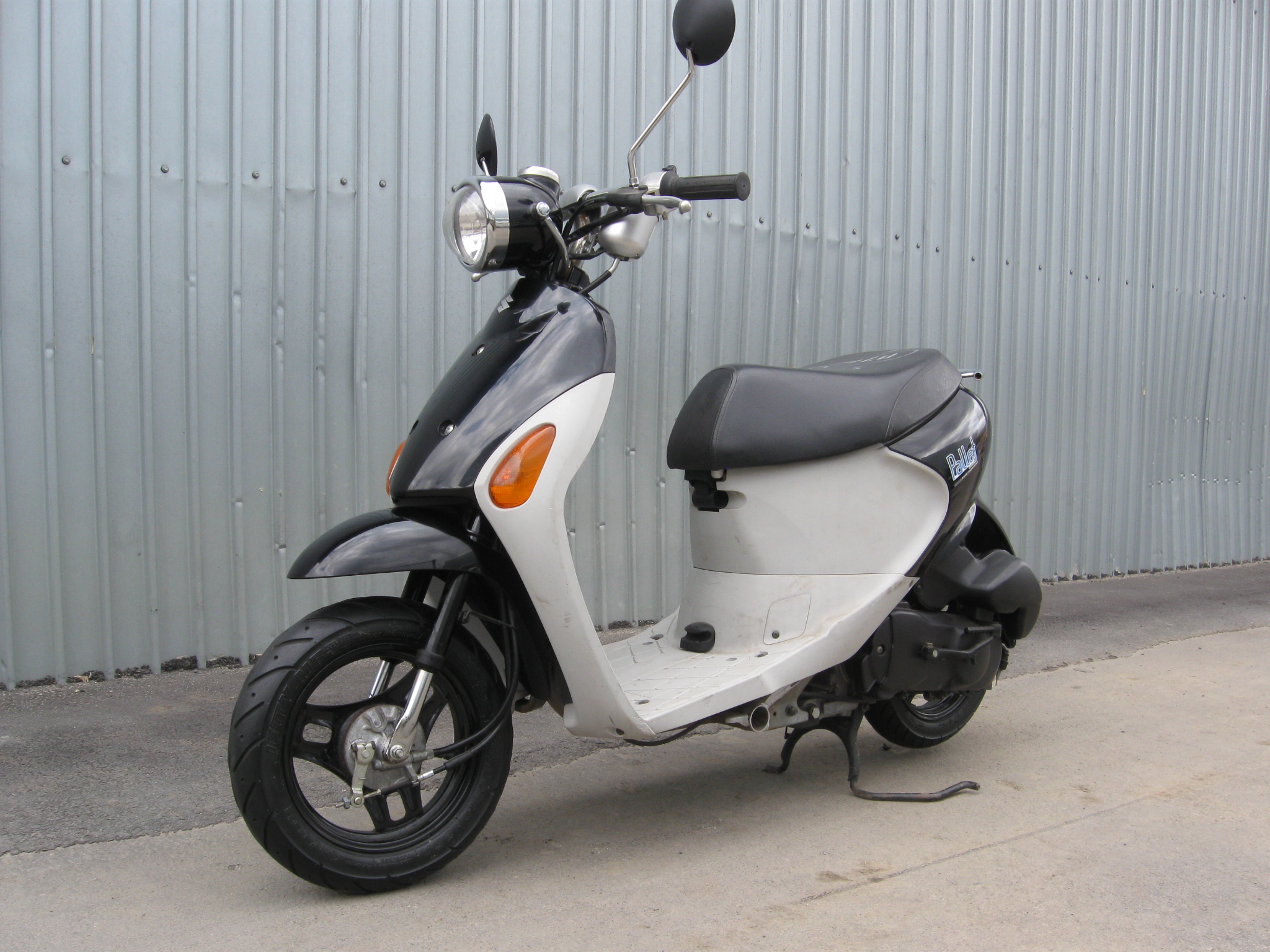 SUZUKI LETS 4 PALETTE