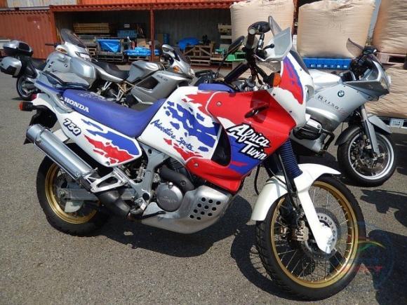 HONDA AFRICA TWIN 750