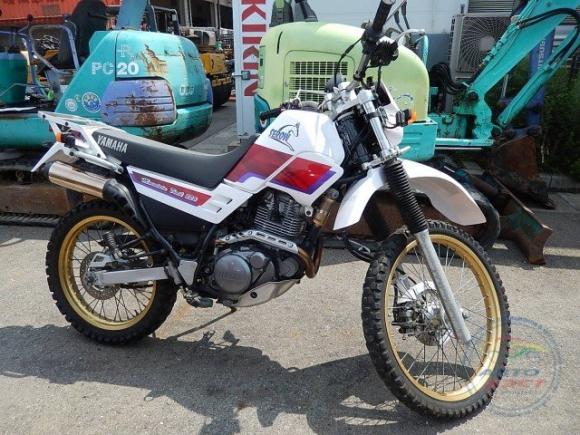YAMAHA SEROW 225 W