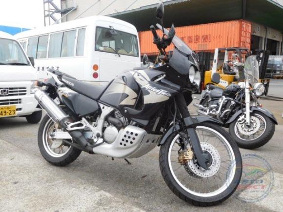 HONDA AFRICA TWIN 750