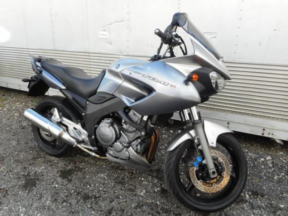 YAMAHA TDM900