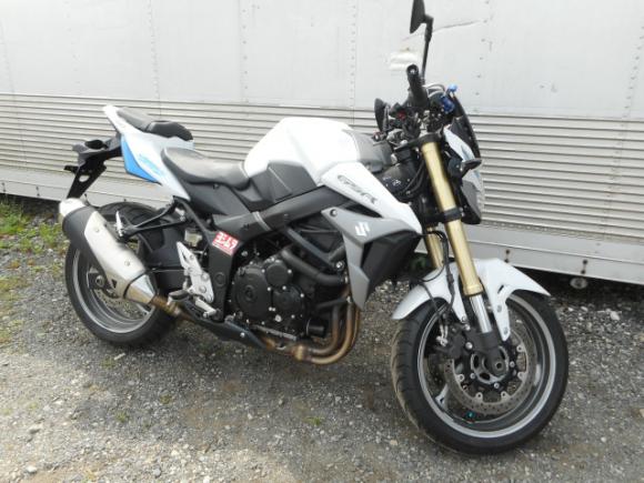 SUZUKI GSR750