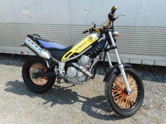 YAMAHA TRICKER