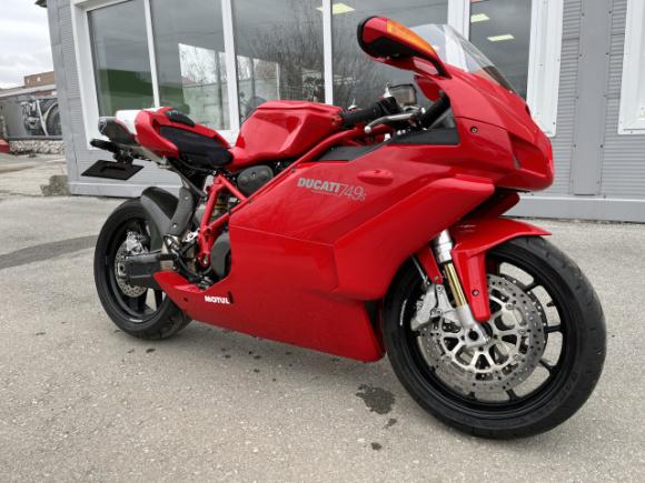 DUCATI 749S