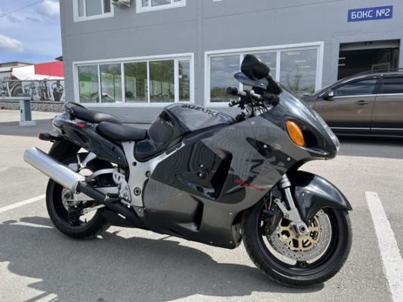 SUZUKI GSX1300R HAYABUSA