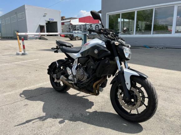YAMAHA MT-07