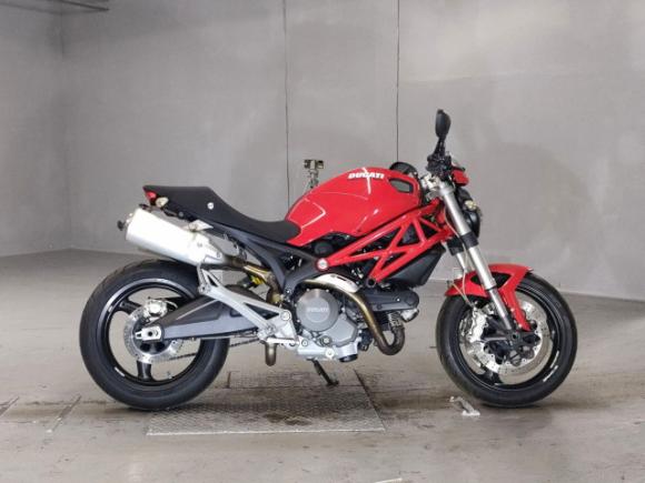 DUCATI MONSTER 696 PLUS