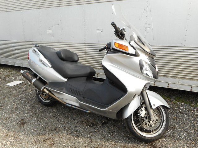 SUZUKI SKYWAVE 650