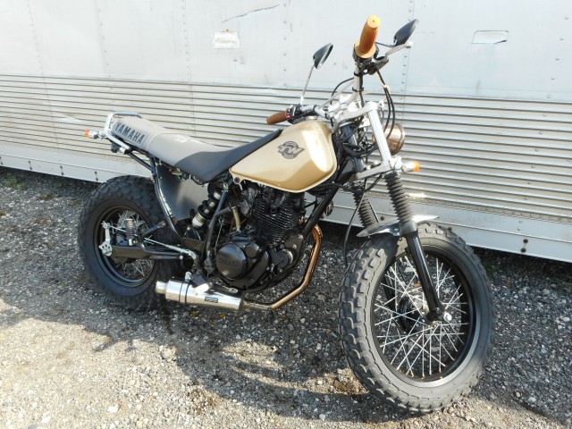 YAMAHA TW200