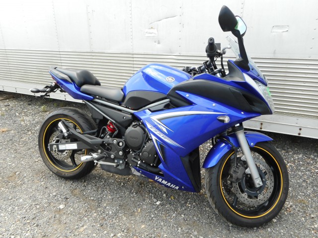YAMAHA FZ6-R