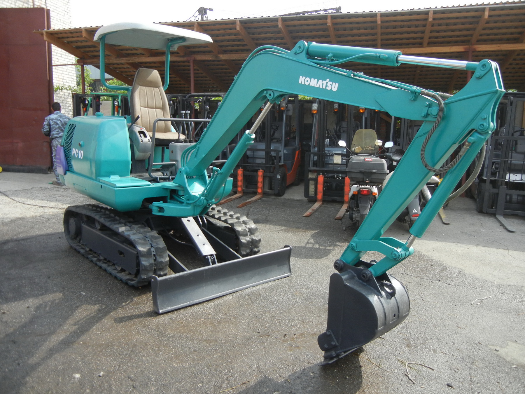 KOMATSU PC10-7 AVANCE R