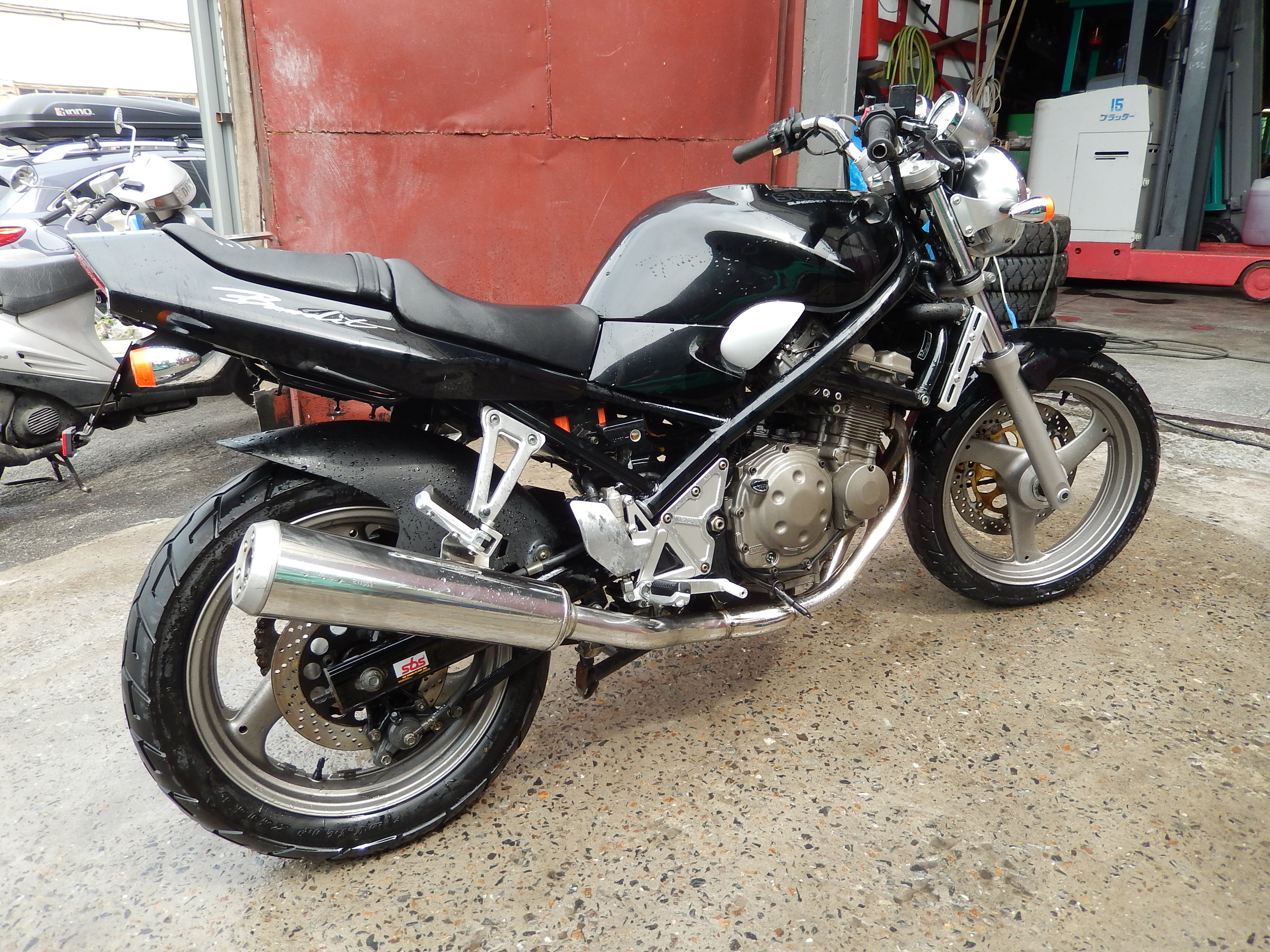 Suzuki Bandit 250 2