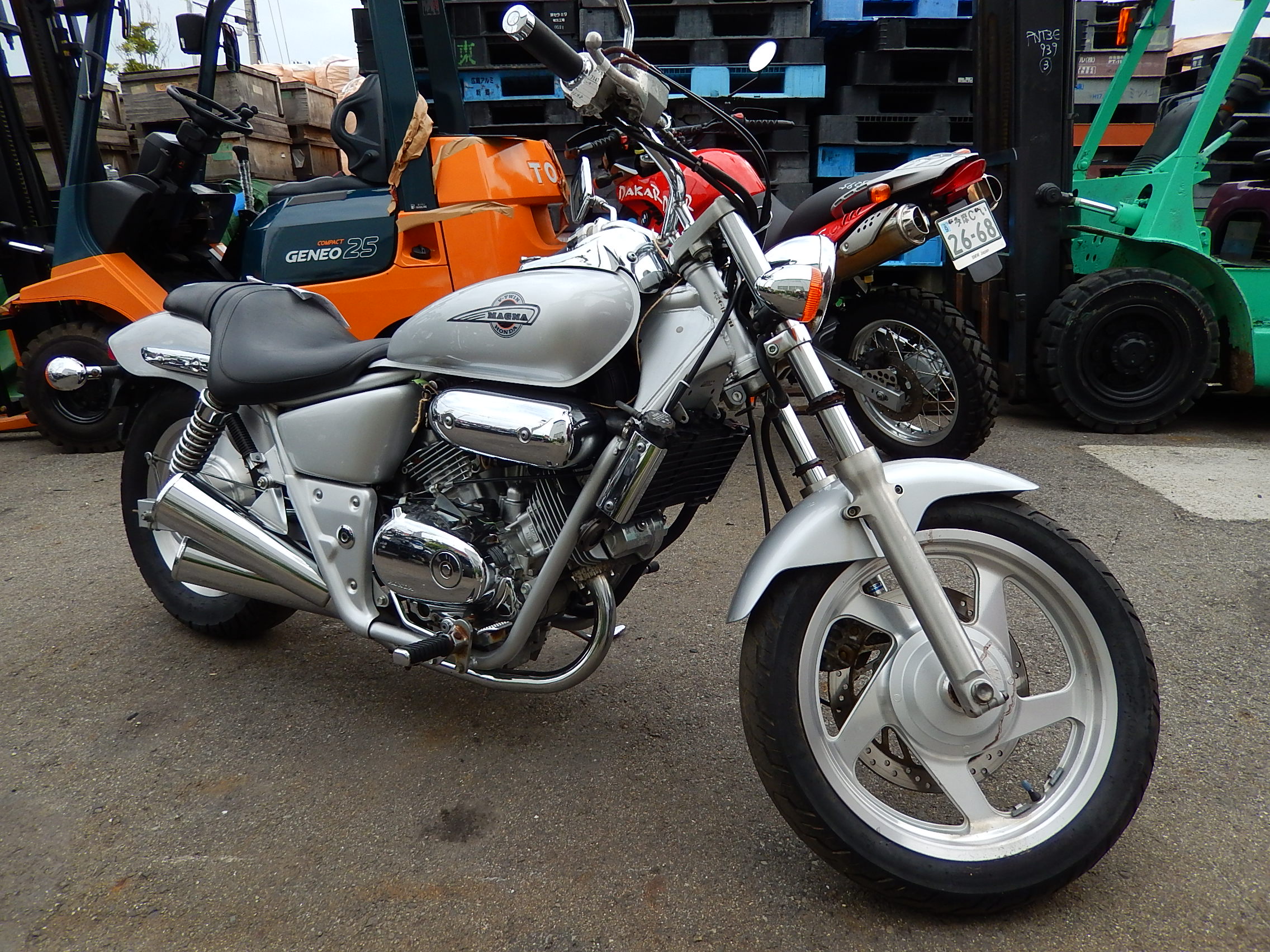 HONDA MAGNA 250
