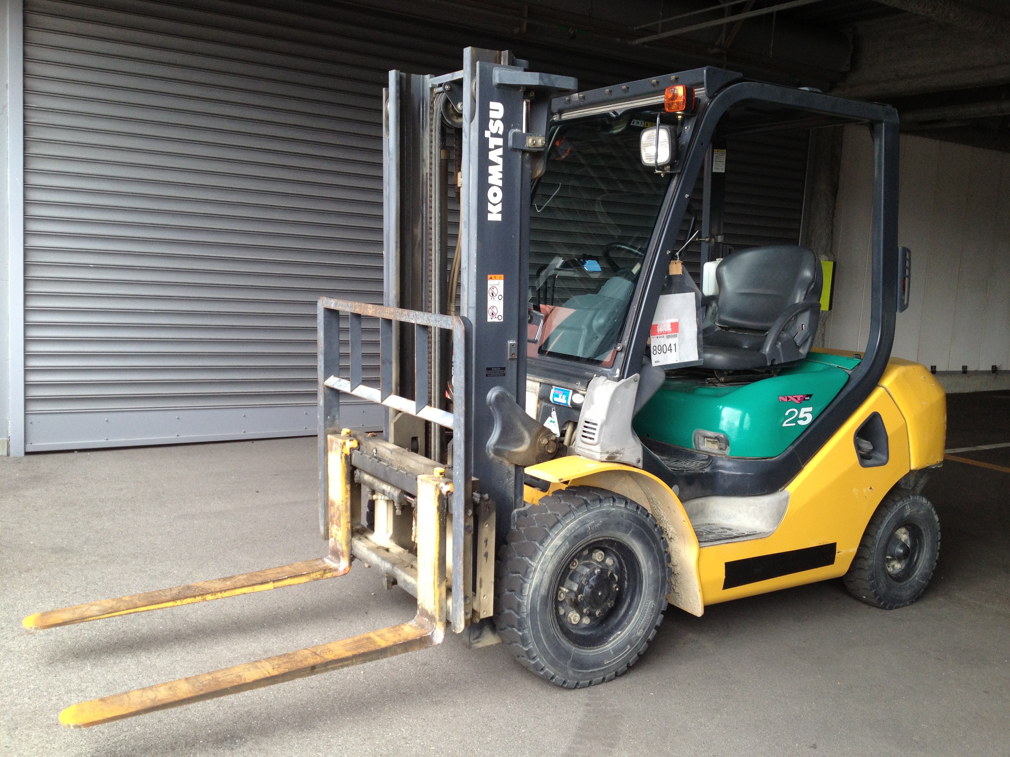 KOMATSU FD25T-16