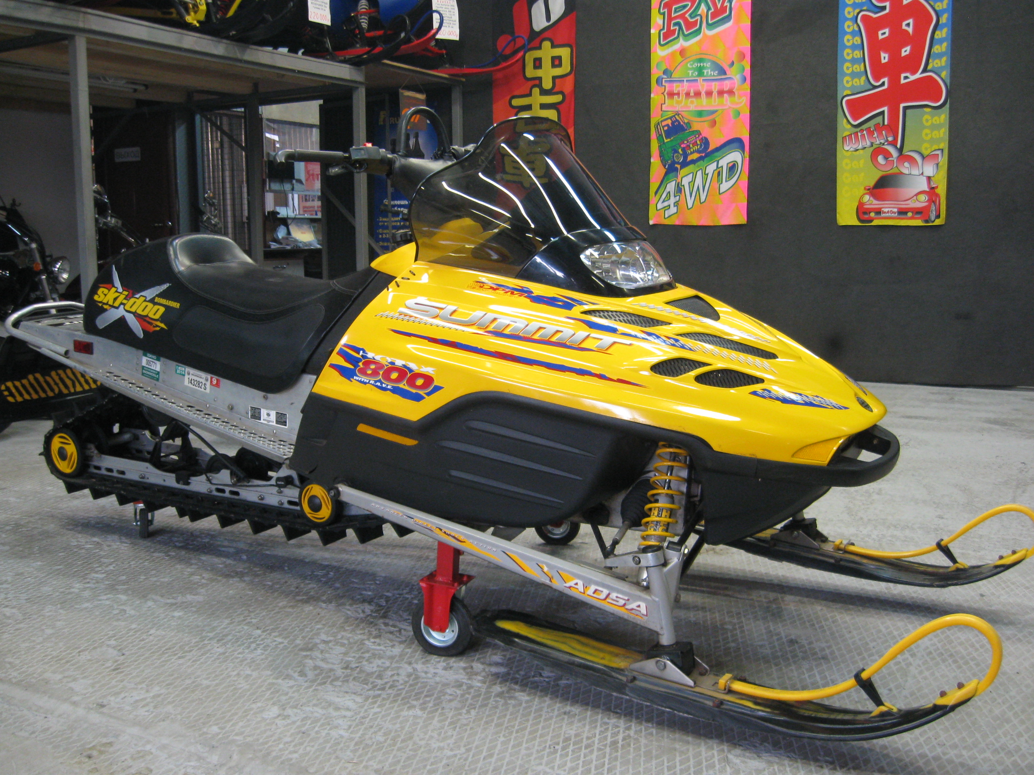 SKI-DOO SUMMIT 800