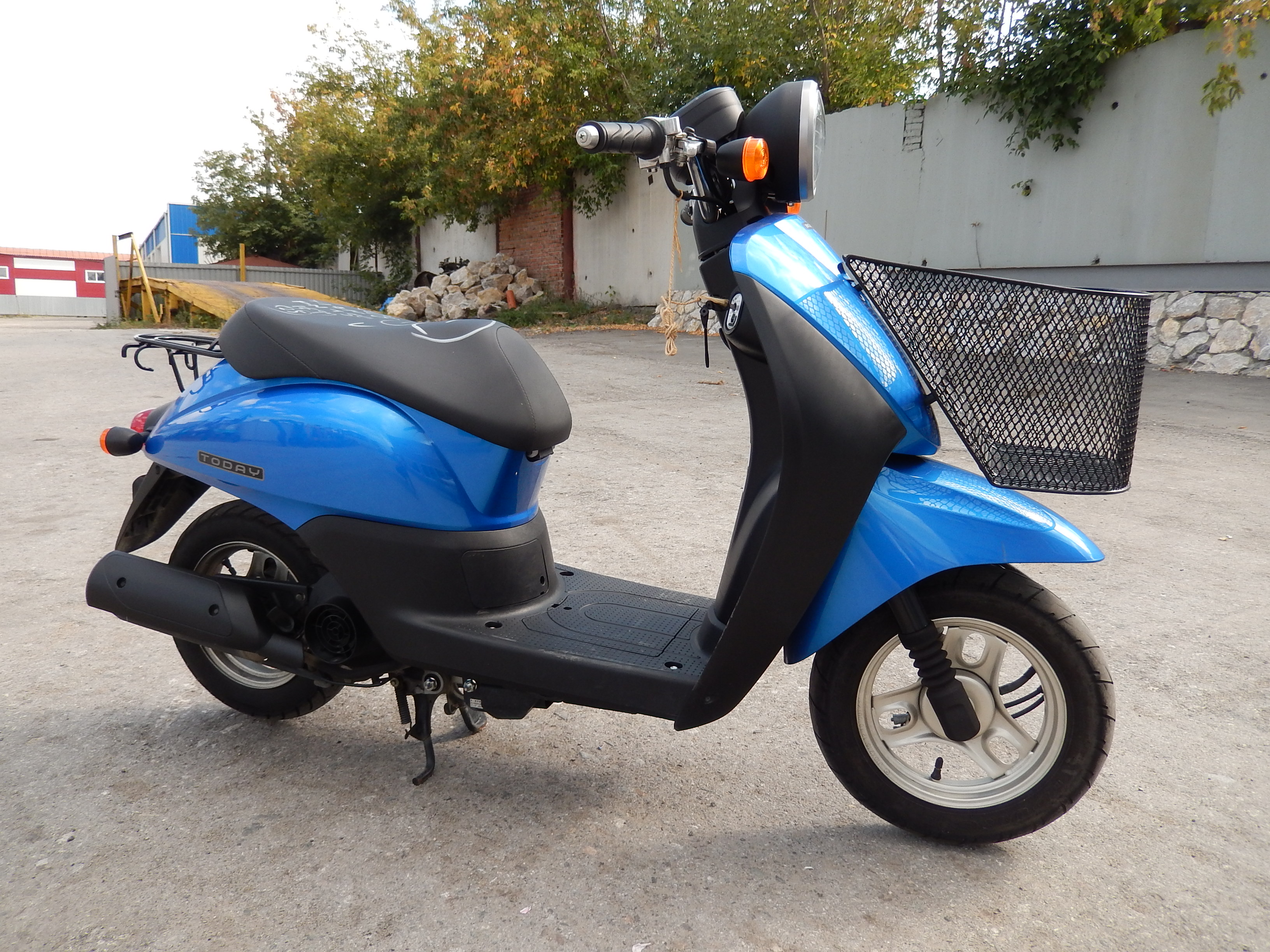 Скутеры технические. Honda af67. Honda today af61. Хонда Тудей 50 кубов. Honda today Scooter.