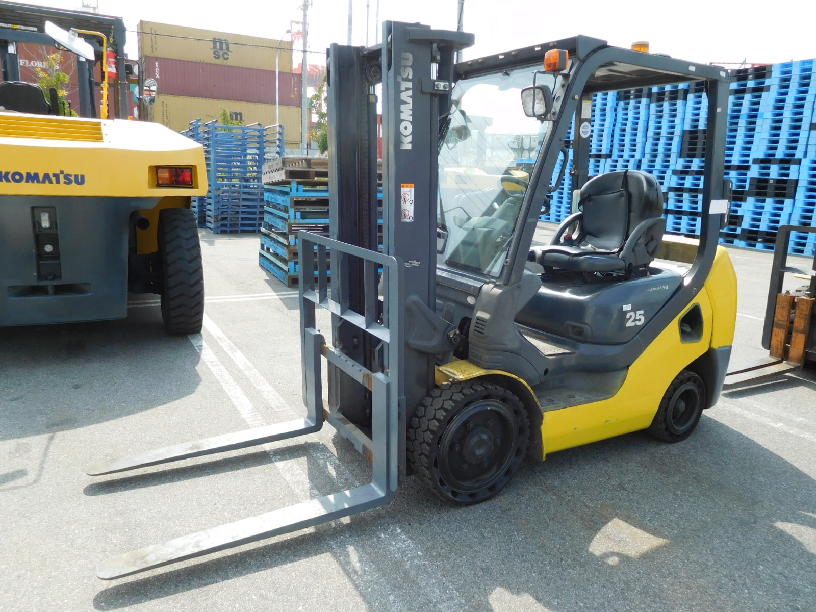 KOMATSU FG25NT-16