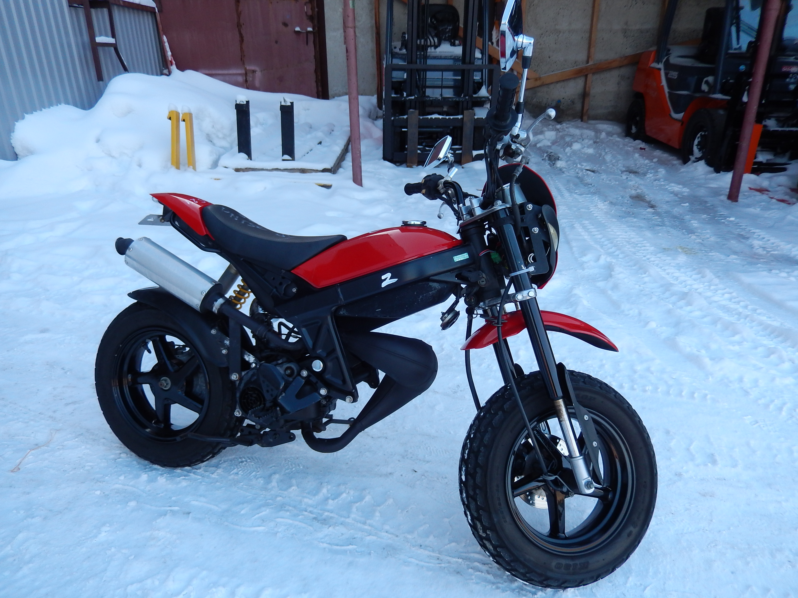SUZUKI STREET MAGIC TR50S2