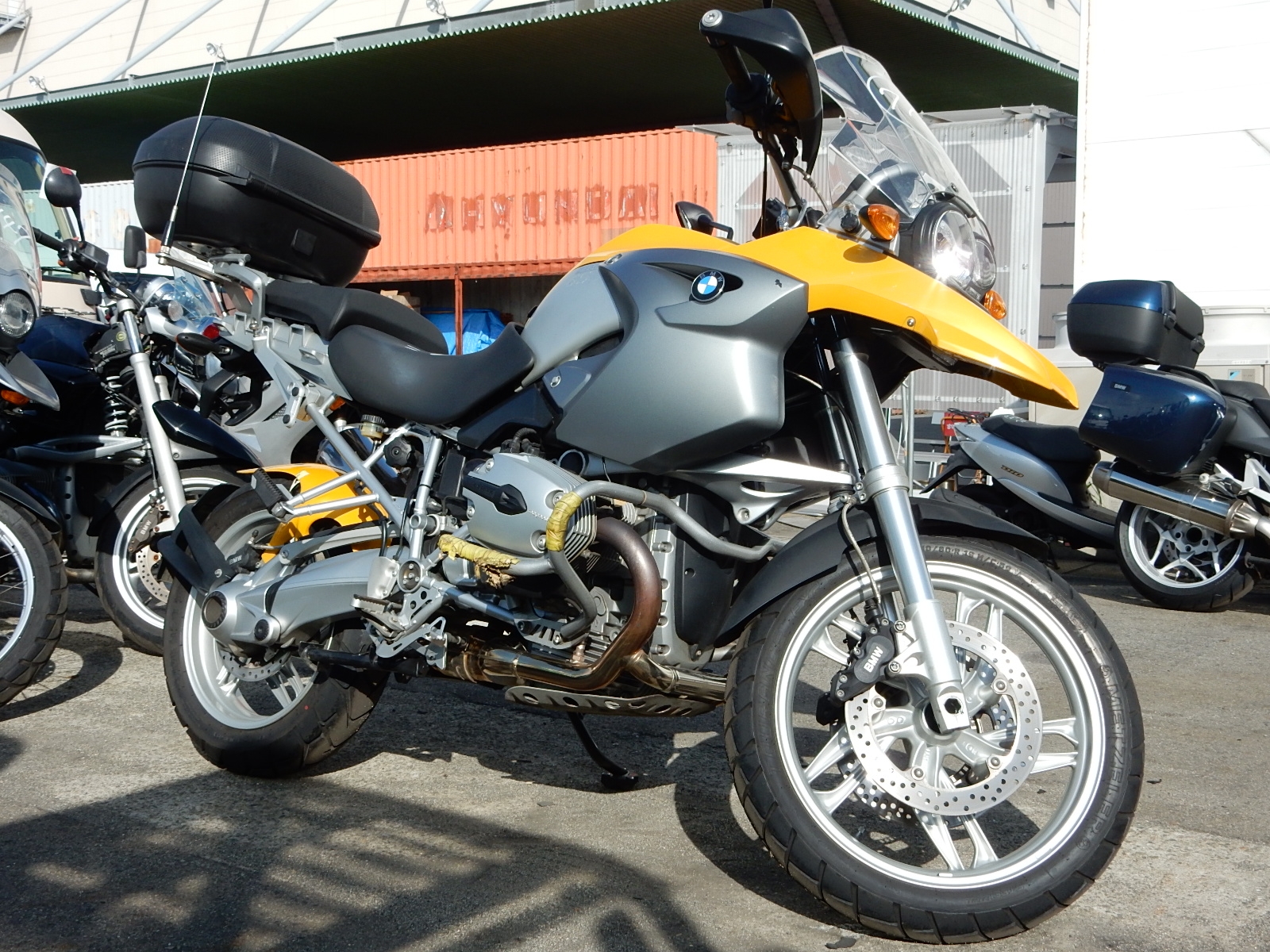 BMW GS 400. 1. R 1200 GS мотоцикла. Yamaha TDM И BMW gs1200. Мотоциклы БМВ бу.