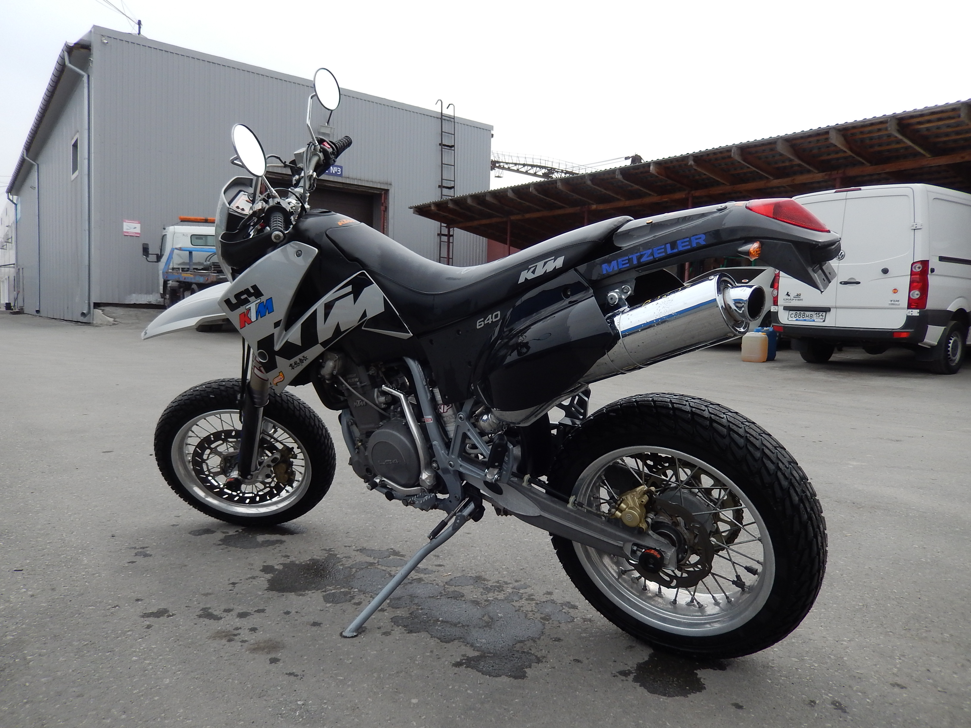 KTM lc690 Supermoto