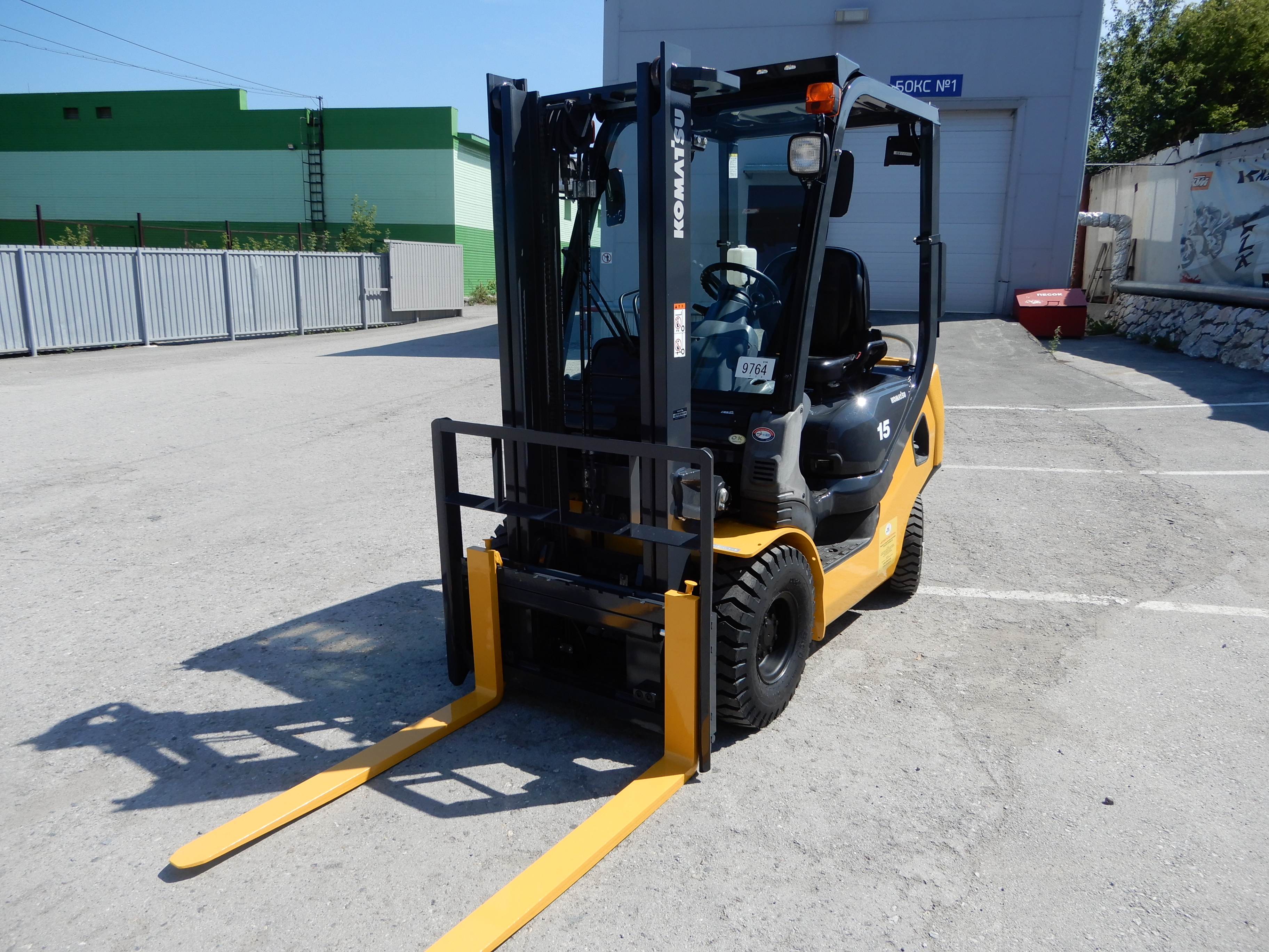 KOMATSU FG15T-21