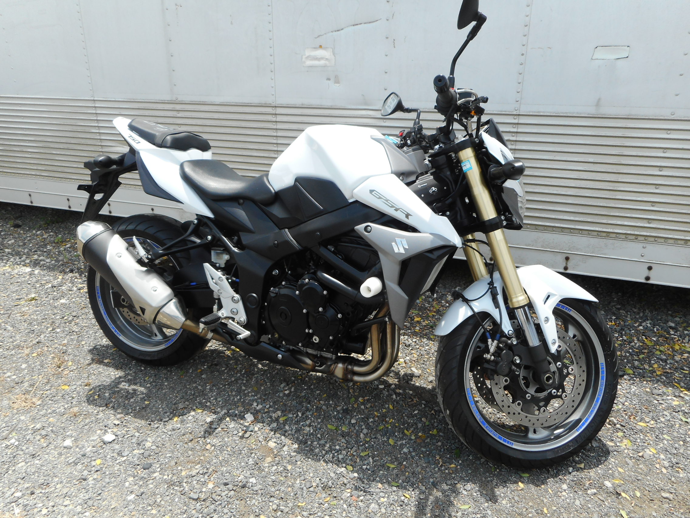 SUZUKI GSR750 ABS