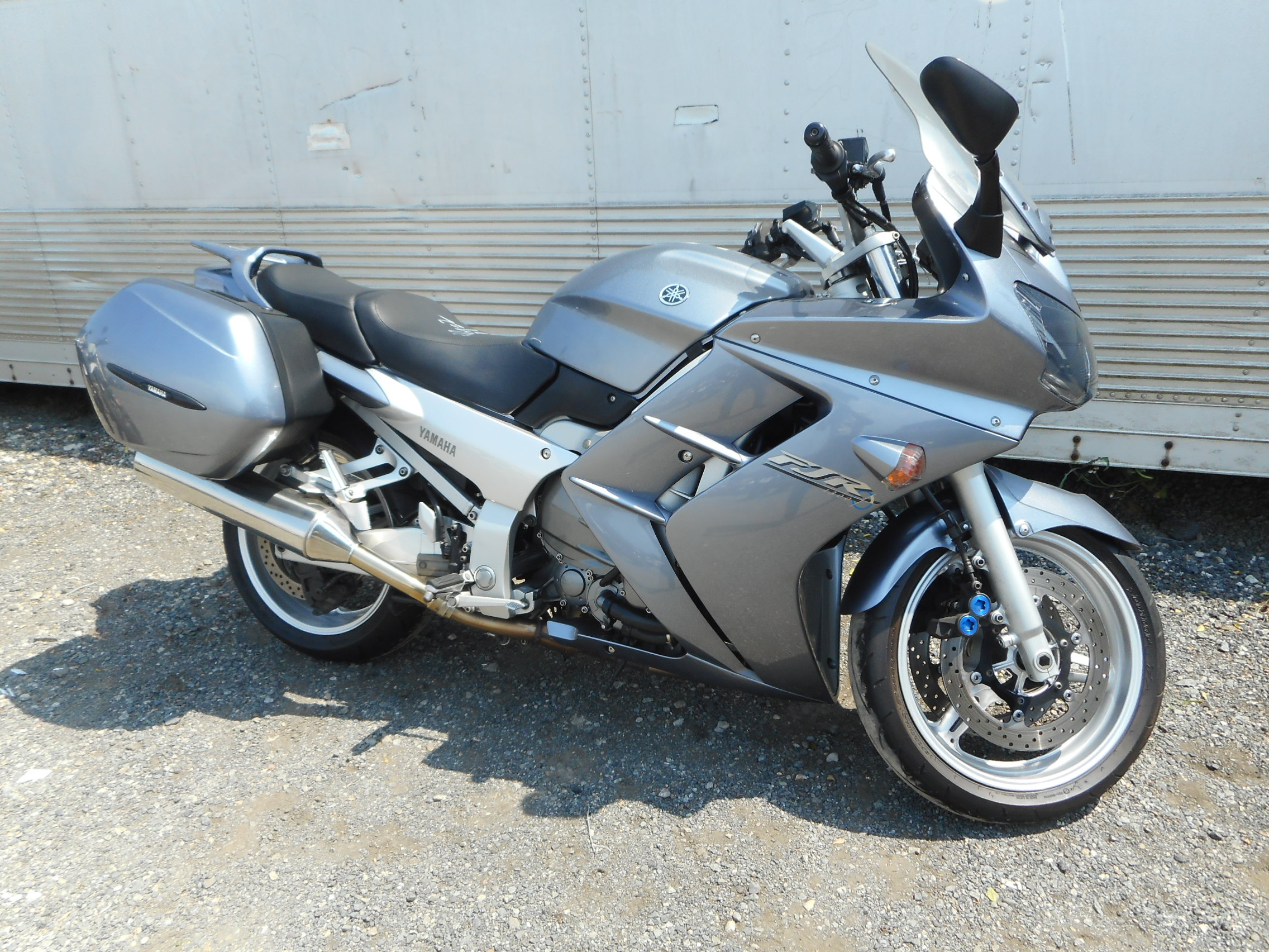 Отзывы ямаха 1300. Yamaha FJR 1300 2003. Yamaha 1300cc 2010 год. Футжеэр 1300 Ямаха.